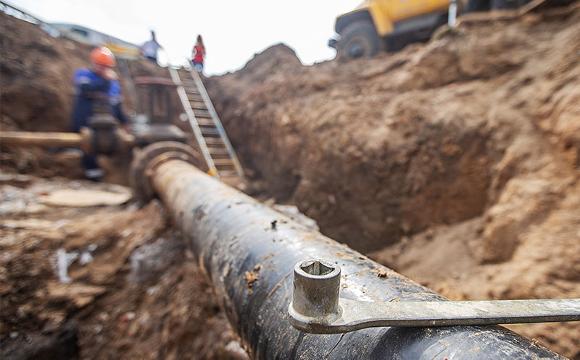 Gas Pipeline Engineers working on pipeline in Hertfordshire